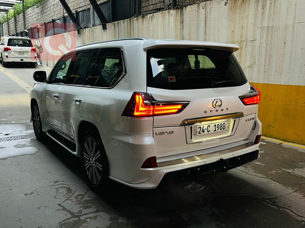 Lexus LX